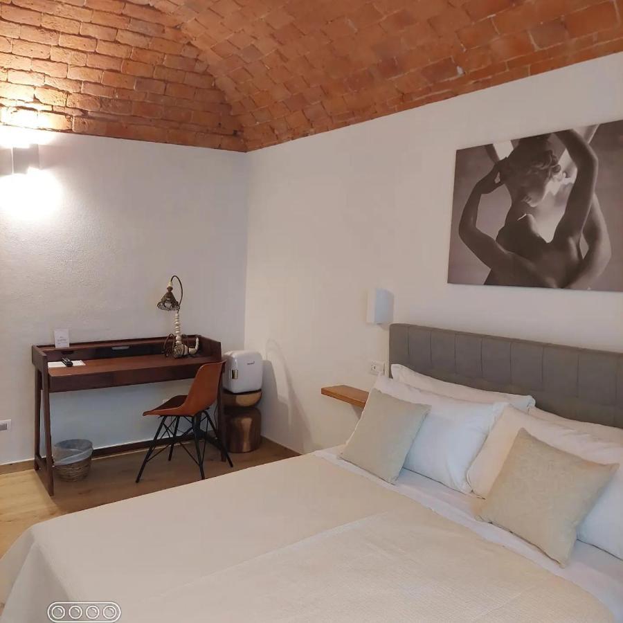 Federico II - Rooms And Breakfast بورجيو فيريزي المظهر الخارجي الصورة